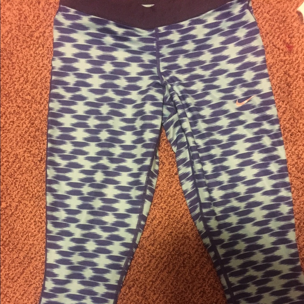 Nike leggings (cropped)